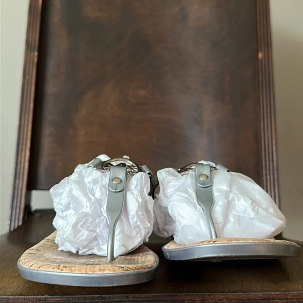 Michael Kors Rubber and Cork Flip Flops in Silver size 6